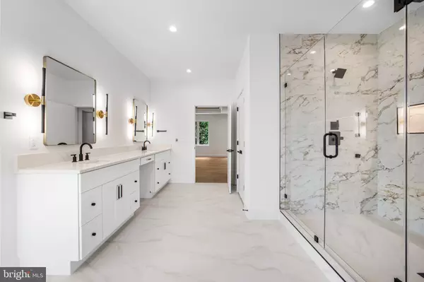 9420 VERNON DR, Great Falls, VA 22066