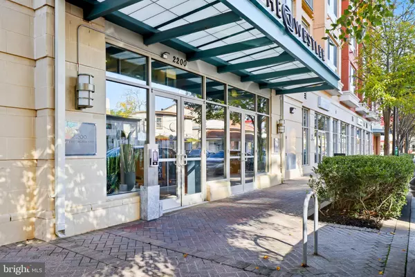 Arlington, VA 22213,2200 N WESTMORELAND ST #202