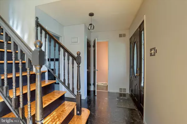 Harrisburg, PA 17111,6130 DRIFTWOOD DR