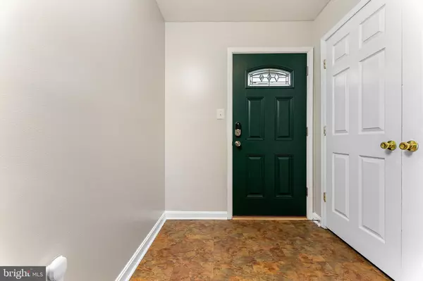 Woodbridge, VA 22193,5311 YELLOW TURTLE PL