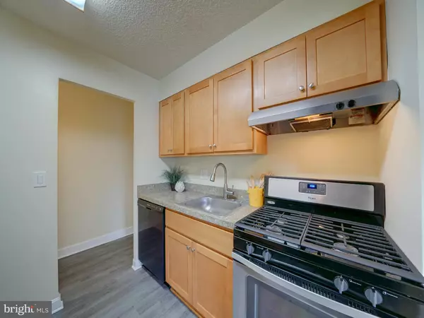 Columbia, MD 21045,5911 TAMAR DR #5