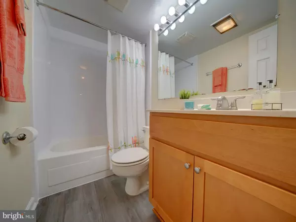 Columbia, MD 21045,5911 TAMAR DR #5