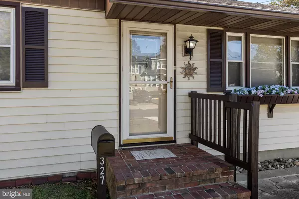 Maple Shade, NJ 08052,327 S COLES AVE