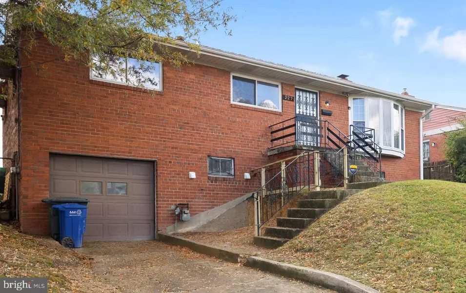227 ONEIDA ST NE, Washington, DC 20011