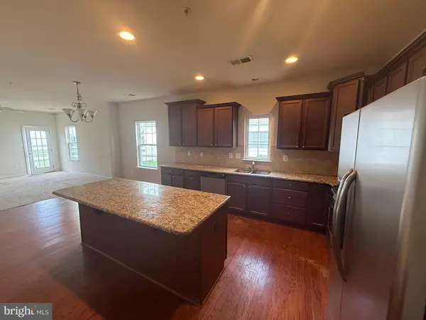 White Plains, MD 20695,4930 SHOAL CREEK LN