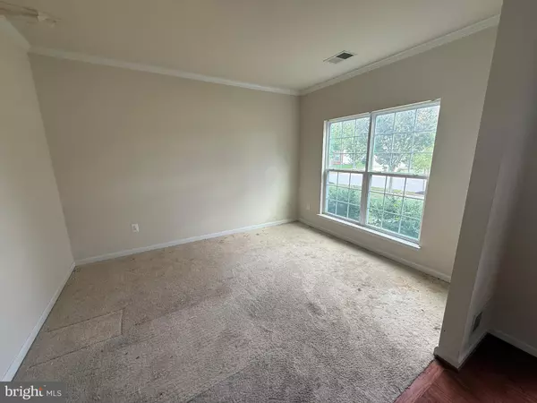 White Plains, MD 20695,4930 SHOAL CREEK LN