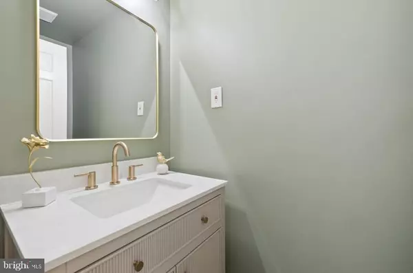 Fort Washington, MD 20744,513 HOLLY RD