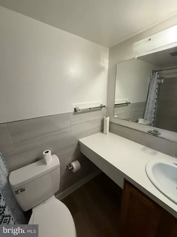 Woodbridge, VA 22192,1604 RENATE DR #104