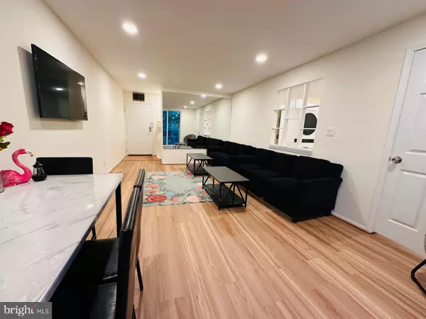 5051 7TH RD S #201, Arlington, VA 22204