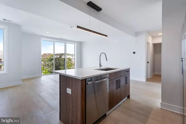 Washington, DC 20002,845 19TH ST NE #PH-12