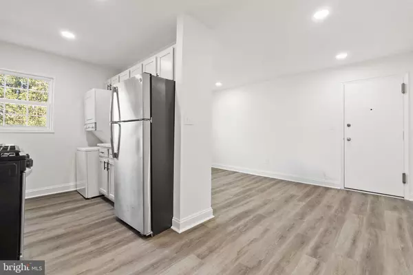 Alexandria, VA 22303,2237 FARRINGTON AVE #06-204