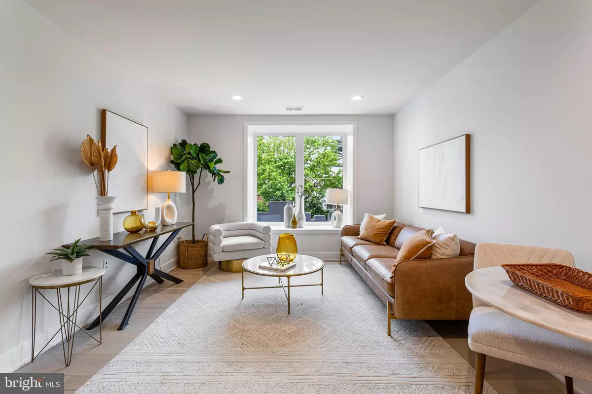 Washington, DC 20002,845 19TH ST NE #UNIT 8