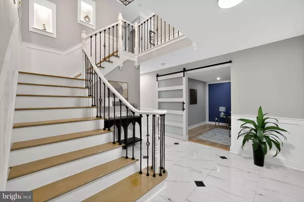 4 DOWNING LN, Voorhees, NJ 08043