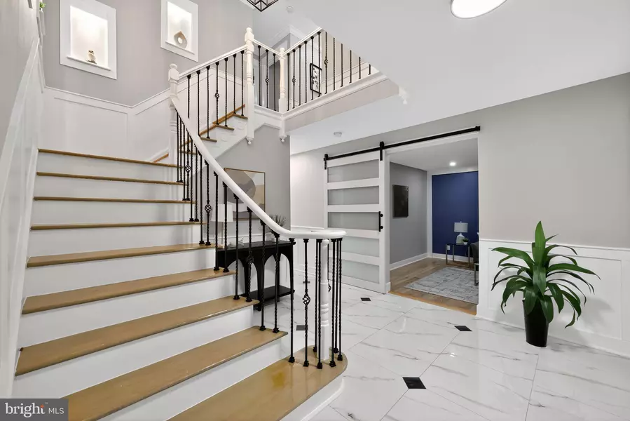 4 DOWNING LN, Voorhees, NJ 08043