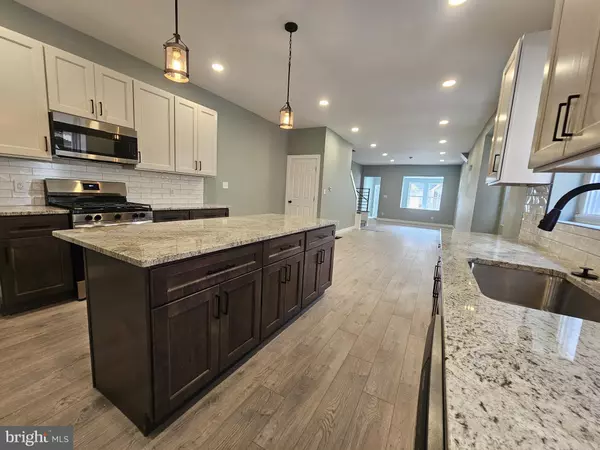 1603 W RUSCOMB ST, Philadelphia, PA 19141