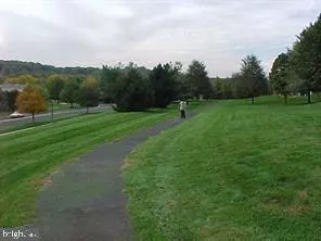 Newtown, PA 18940,31 HILLCROFT WAY