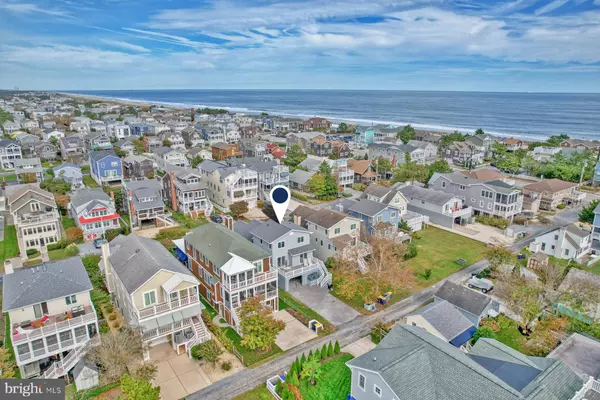 Bethany Beach, DE 19930,114 3RD ST