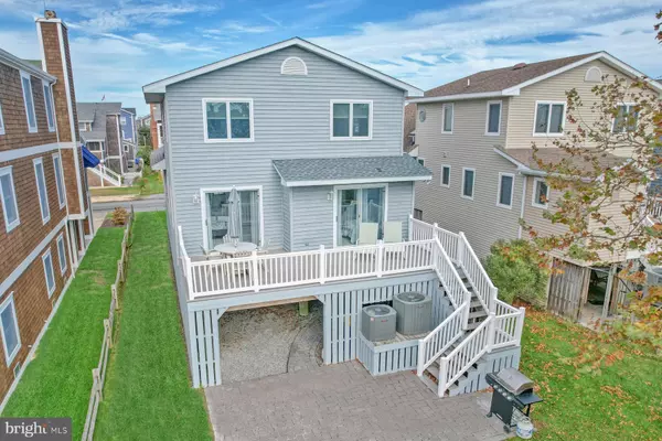 Bethany Beach, DE 19930,114 3RD ST