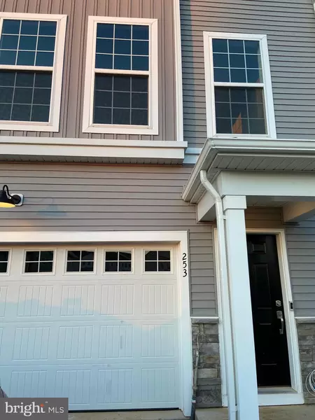 253 RED LEAF LN, Exton, PA 19341