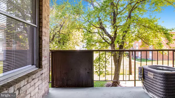 Suitland, MD 20746,3851 SAINT BARNABAS RD #103