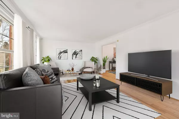 Oakton, VA 22124,2724 BERRYLAND DR