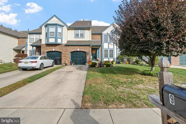 Medford, NJ 08055,9 SUMMERHILL LN