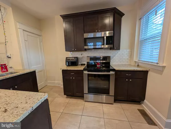 Glenolden, PA 19036,102 E RAMBLER RD