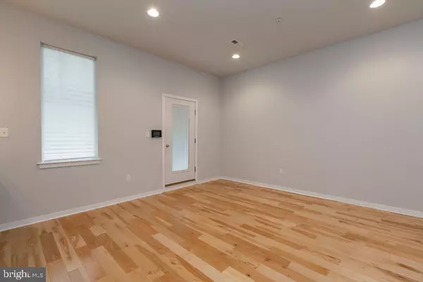 Philadelphia, PA 19127,4304 CRESSON ST #11