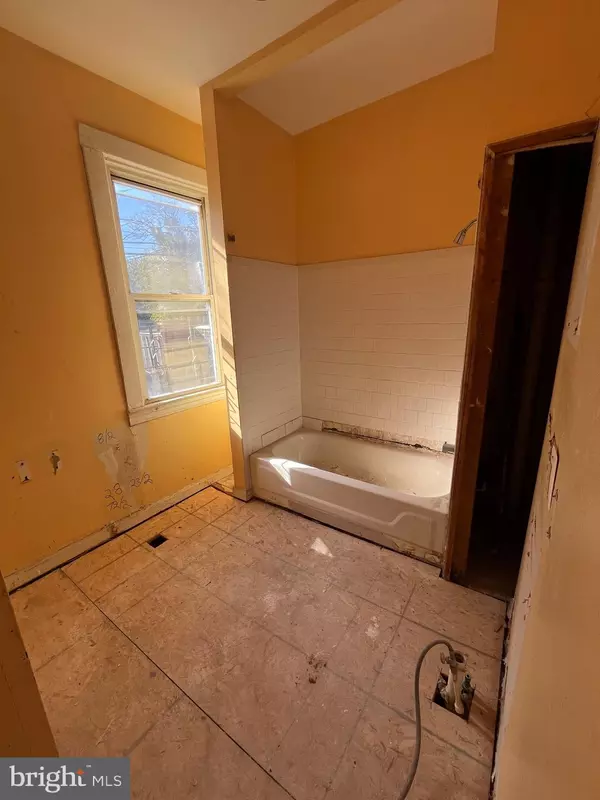 Baltimore, MD 21218,721 E 21ST ST