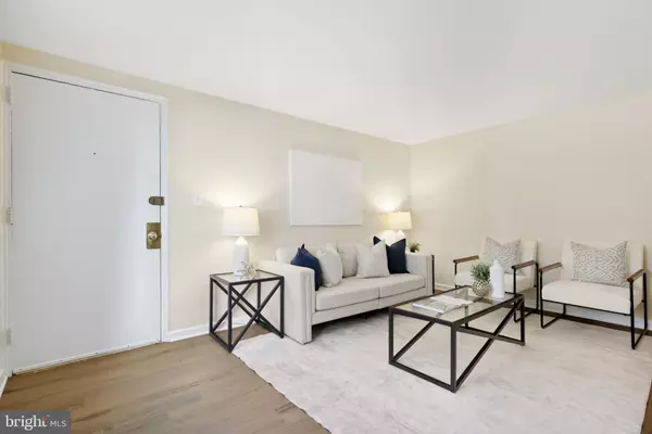 Arlington, VA 22204,806 S ARLINGTON MILL DR #104