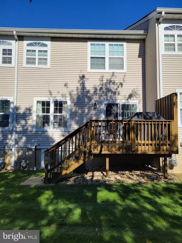 Manahawkin, NJ 08050,6 OCEAN BREEZE CT