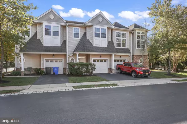 Manahawkin, NJ 08050,6 OCEAN BREEZE CT