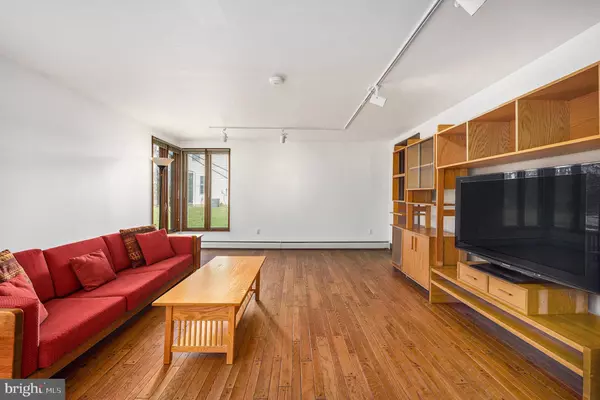 Plymouth Meeting, PA 19462,4048 FRIENDS LN