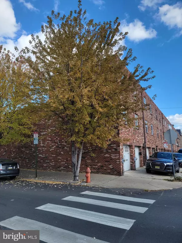 Philadelphia, PA 19146,1727 FITZWATER ST #B