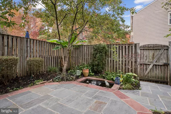 Springfield, VA 22153,8715 WADEBROOK TER