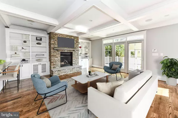 Arlington, VA 22207,1921 N GEORGE MASON DR