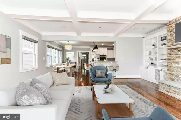 Arlington, VA 22207,1921 N GEORGE MASON DR