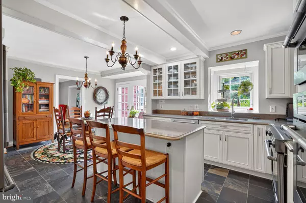 Alexandria, VA 22307,6039 EDGEWOOD TER