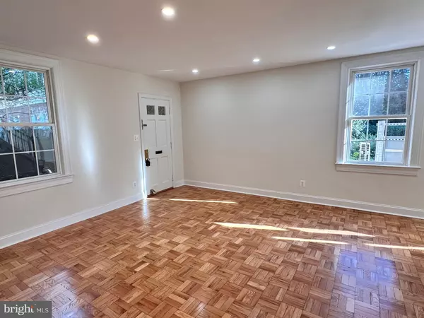 Arlington, VA 22204,2600 16TH ST S #696