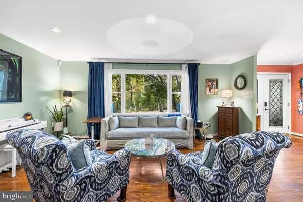 Owings Mills, MD 21117,7 PINEWOOD FARM CT