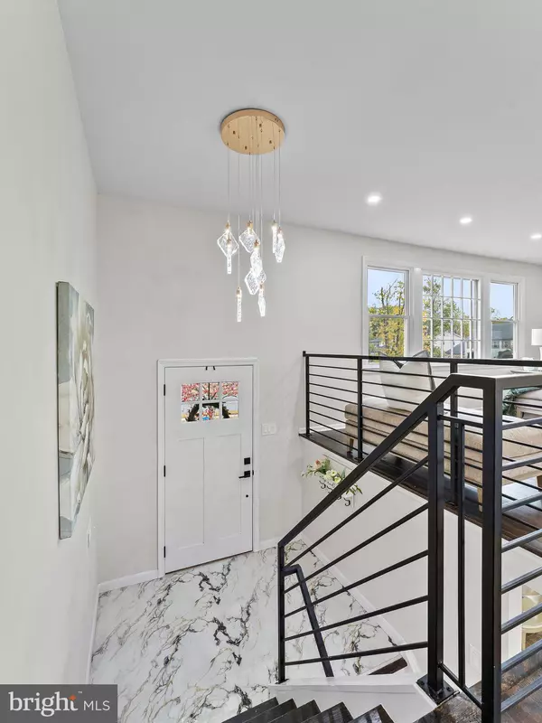 Somerdale, NJ 08083,325 ROBERTS CT