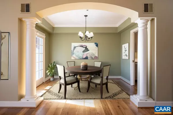 Charlottesville, VA 22902,253 EAST JEFFERSON ST