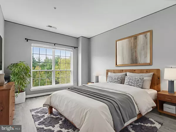 Alexandria, VA 22304,4862 EISENHOWER AVE #458