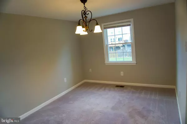 Alexandria, VA 22315,7341 CRESTLEIGH CIR