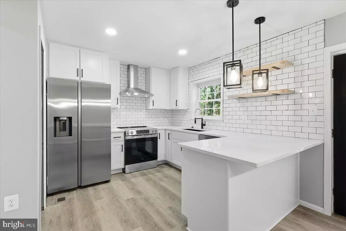 Burke, VA 22015,5714 MASON BLUFF DR