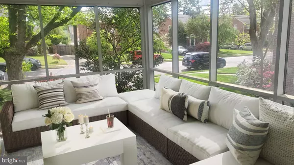 Arlington, VA 22204,8 S HUDSON ST