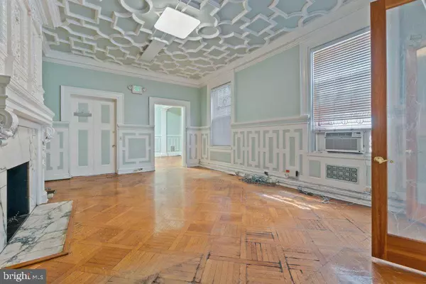 Baltimore, MD 21202,1118 SAINT PAUL ST #11