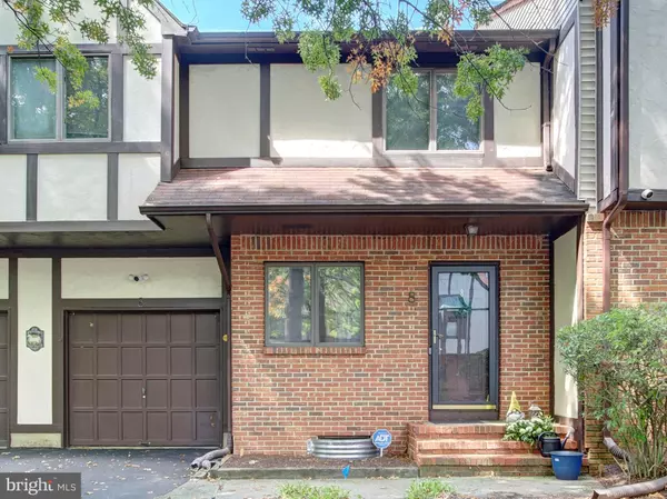 8 BECKETT CT, Ewing, NJ 08628