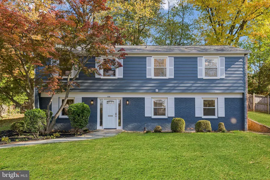 9709 CORKRAN LN, Bethesda, MD 20817