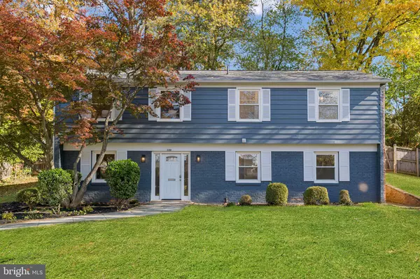 9709 CORKRAN LN, Bethesda, MD 20817